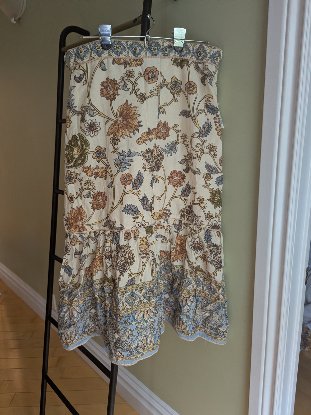 NWT- House Of Harlow Boho Peasant Floral Maxi Skirt
